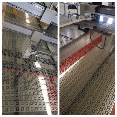 Metalllasermarkierungsmaschine für das Schnitzen von dekorativen Plaketten aus Edelstahl für Aufzüge