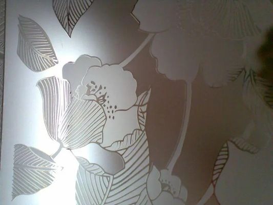 Anpassung Glas vertikale Laser Blade Gravur Maschine für Kunst Glas Schiebetür